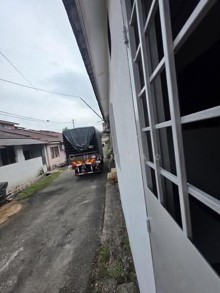 1-storey Terraced House for Sale in Bukit Setongkol (Kuantan) - Mohammad Azizi - PropertyGuru.com.my