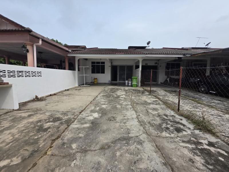 1-storey Terraced House for Sale in Bukit Setongkol (Kuantan) - Mohammad Azizi - PropertyGuru.com.my