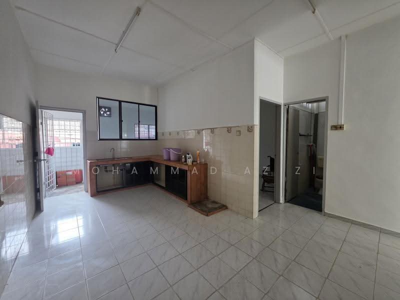 1-storey Terraced House for Sale in Bukit Setongkol (Kuantan) - Mohammad Azizi - PropertyGuru.com.my