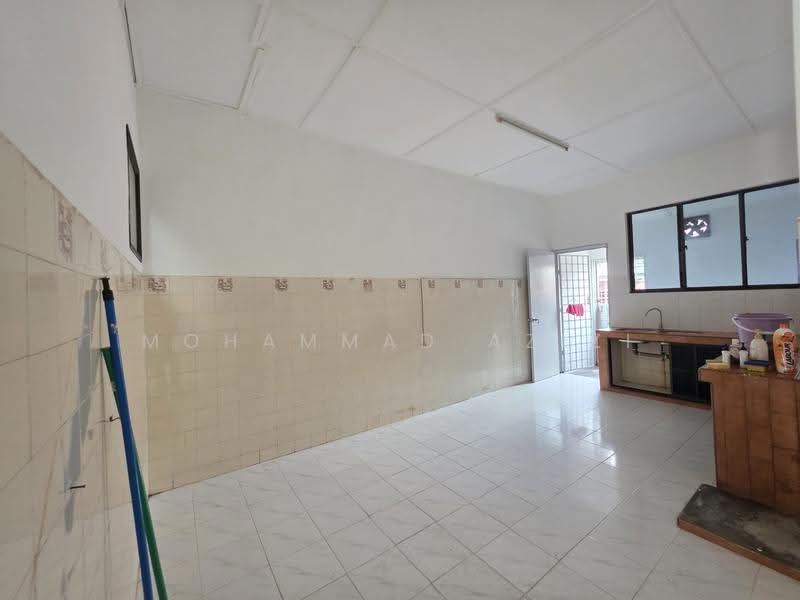 1-storey Terraced House for Sale in Bukit Setongkol (Kuantan) - Mohammad Azizi - PropertyGuru.com.my