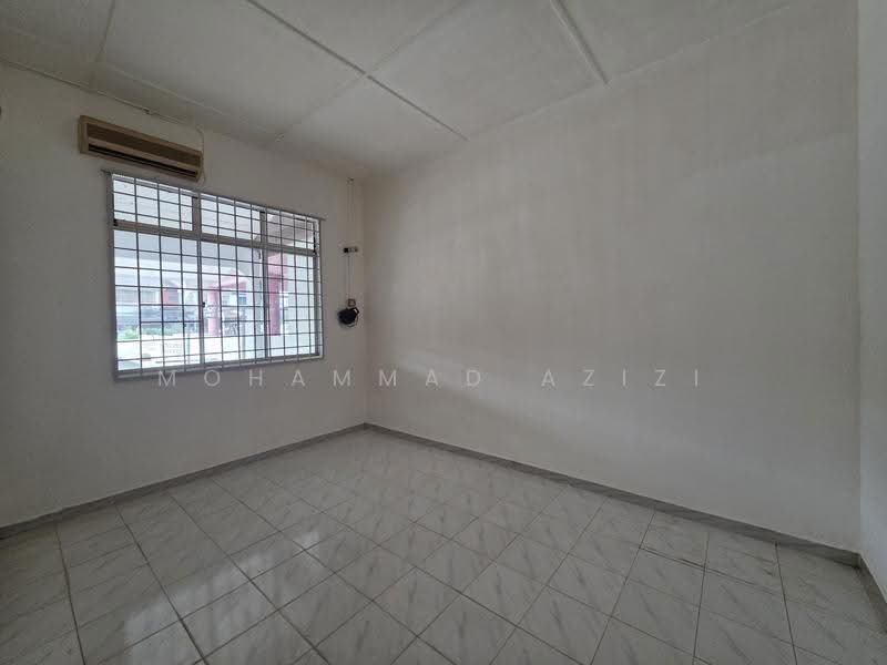 1-storey Terraced House for Sale in Bukit Setongkol (Kuantan) - Mohammad Azizi - PropertyGuru.com.my