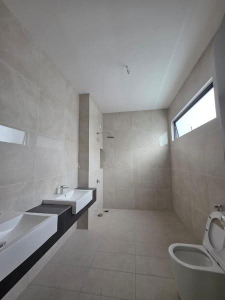 Cluster House for Sale in Taman JP Perdana (Johor Bahru) - Carson . - Bathroom - PropertyGuru.com.my