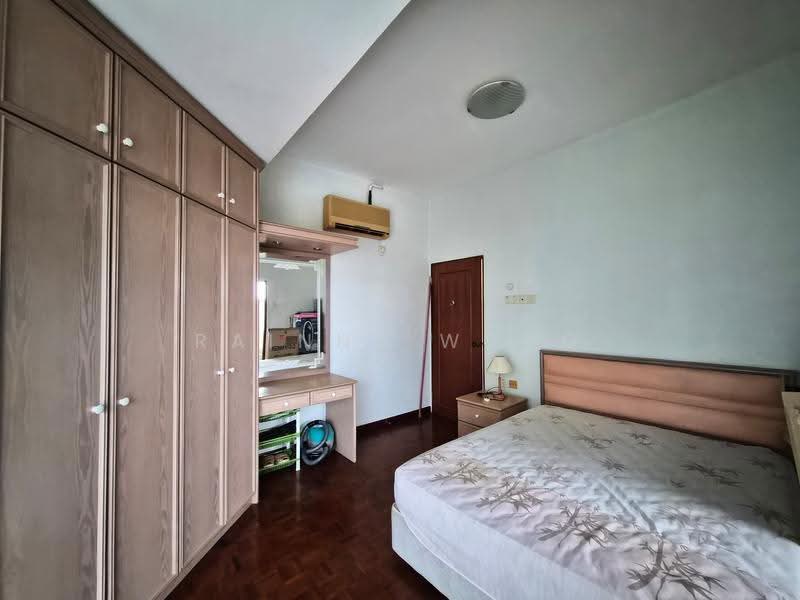 Kondominium untuk Dijual di Marina Tower (Ratu Mutiara) - Rainny Wong - Bedroom - PropertyGuru.com.my