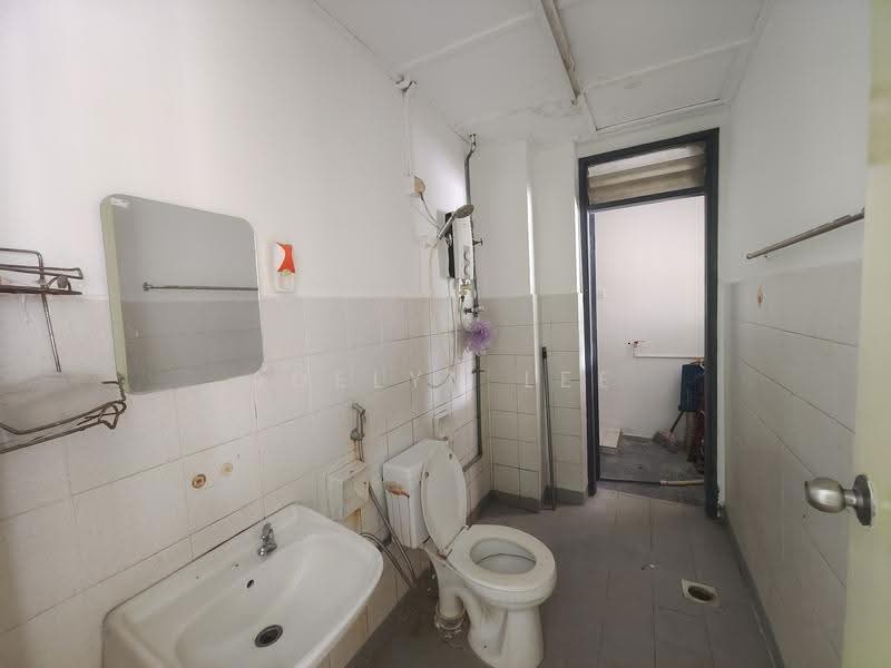 Condominium for Sale at Seri Cendekia - Adelyn Lee - Bathroom - PropertyGuru.com.my
