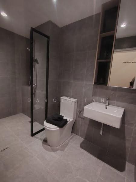Kediaman Servis untuk Dijual di The LightHauz - Darold Tan - Bathroom - PropertyGuru.com.my