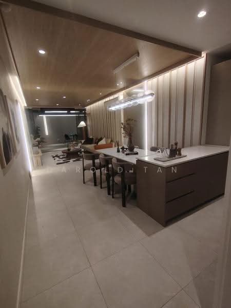 Kediaman Servis untuk Dijual di The LightHauz - Darold Tan - Living Room - PropertyGuru.com.my