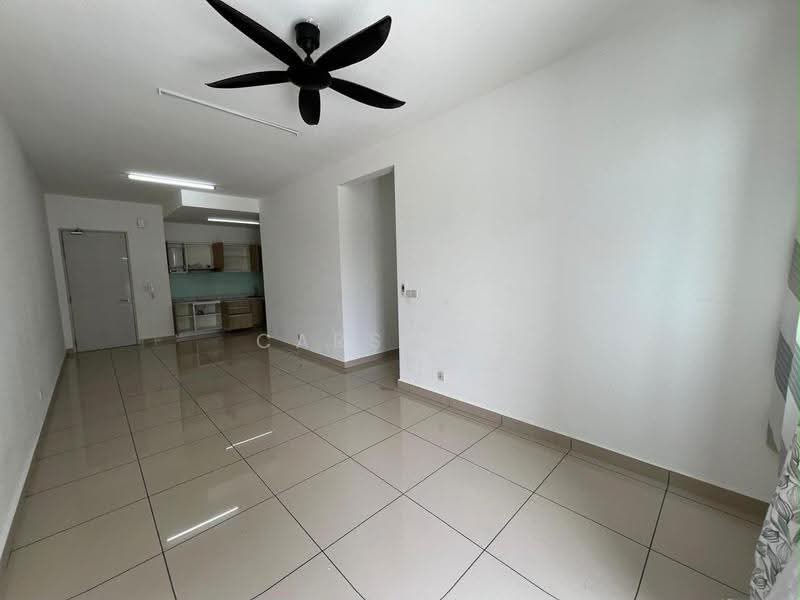 Service Residence for Sale at Meridin Bayvue Serviced Apartment - Carson . - Living Room - PropertyGuru.com.my
