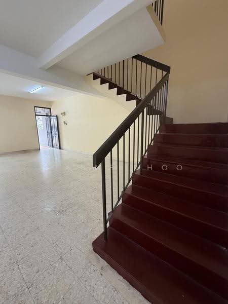 Rumah Teres 2-Tingkat untuk Dijual di Taman Seputeh (Seputeh) - Joanne Khoo - Entrance - PropertyGuru.com.my