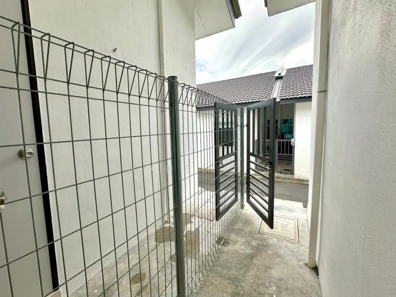 Rumah Teres 1-Tingkat untuk Dijual di Kluang (Johor) - Shanel Tee - Exterior - PropertyGuru.com.my