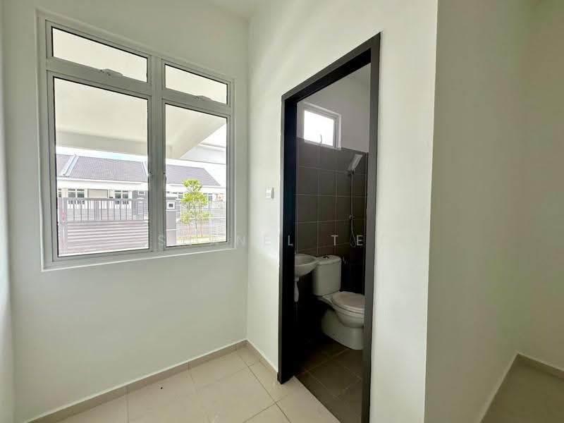 Rumah Teres 1-Tingkat untuk Dijual di Kluang (Johor) - Shanel Tee - Bathroom - PropertyGuru.com.my