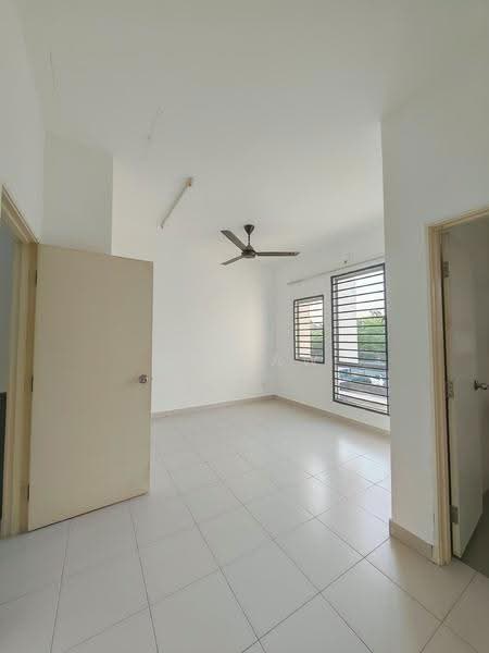 Rumah Teres 2-Tingkat untuk Dijual di Setia Ecohill (Semenyih) - CK Law - Living Room - PropertyGuru.com.my