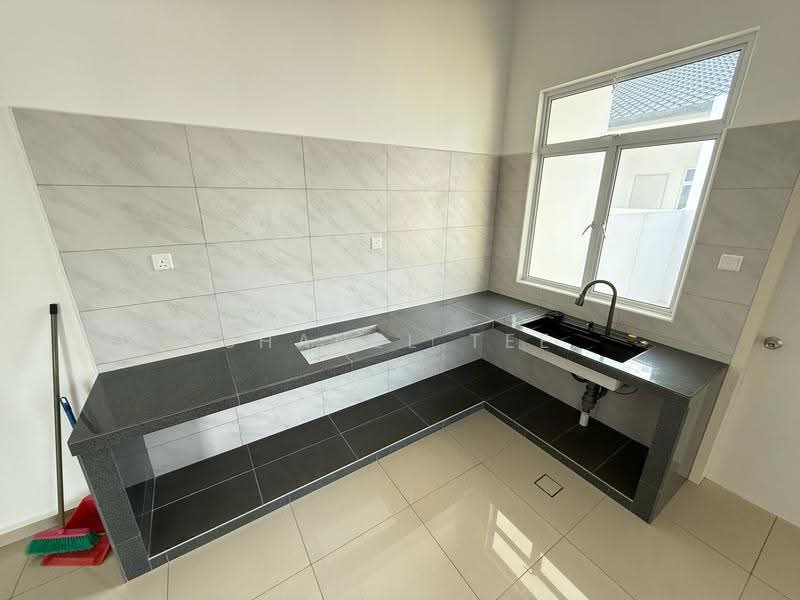 Semi-Detached House for Sale in Taman Bukit Perdana (Kluang) - Shanel Tee - Kitchen - PropertyGuru.com.my
