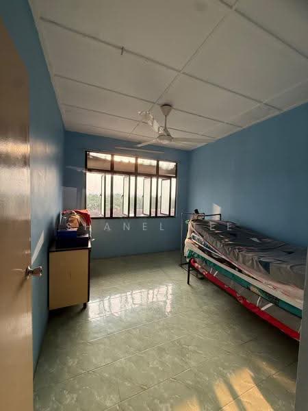 Flat for Sale at Taman Daya - Jalan Nibong 28 - Shanel Tee - Bedroom - PropertyGuru.com.my