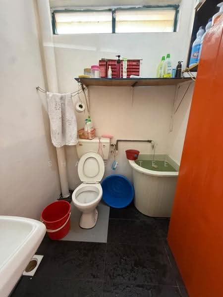 Flat for Sale at Taman Daya - Jalan Nibong 28 - Shanel Tee - Bathroom - PropertyGuru.com.my