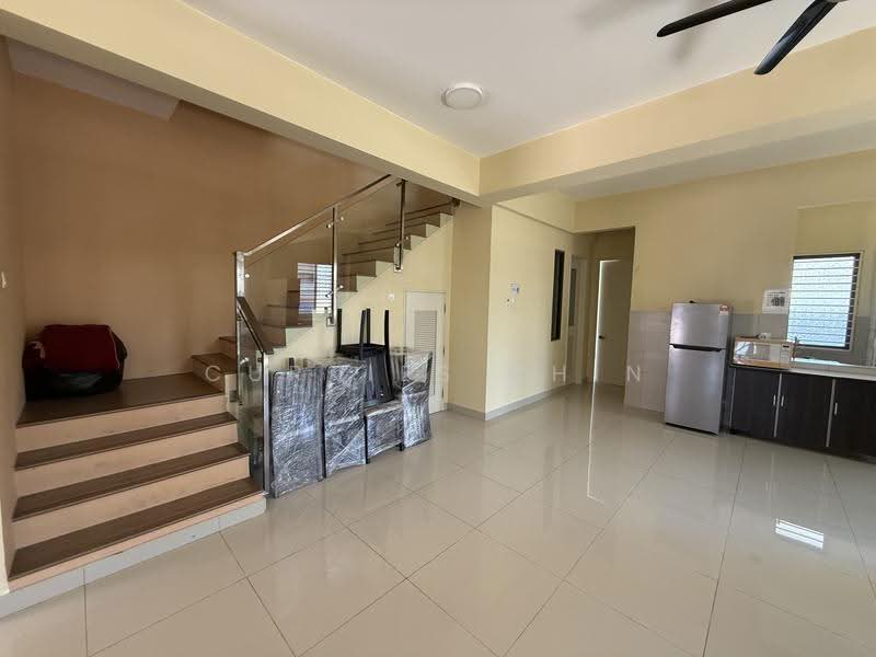 Rumah Teres 2.5-Tingkat untuk Disewa di Cyberjaya (Selangor) - CURTIES CHIN - Living Room - PropertyGuru.com.my