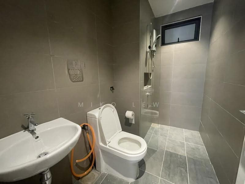 Kediaman Servis untuk Disewa di Akasa - Miko Lew - Bathroom - PropertyGuru.com.my