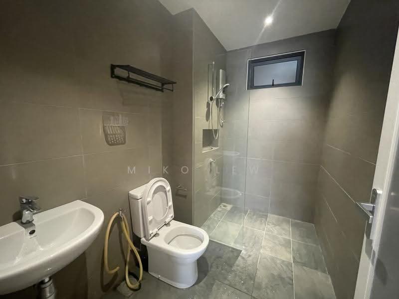 Kediaman Servis untuk Disewa di Akasa - Miko Lew - Bathroom - PropertyGuru.com.my