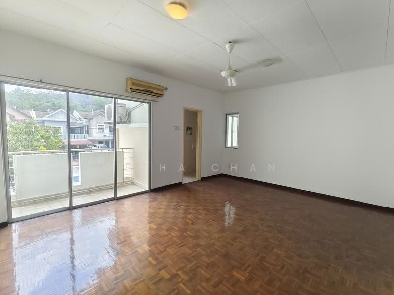 Rumah Teres 2-Tingkat untuk Dijual di Kota Emerald (Rawang) - Hetha Chan - Balcony - PropertyGuru.com.my