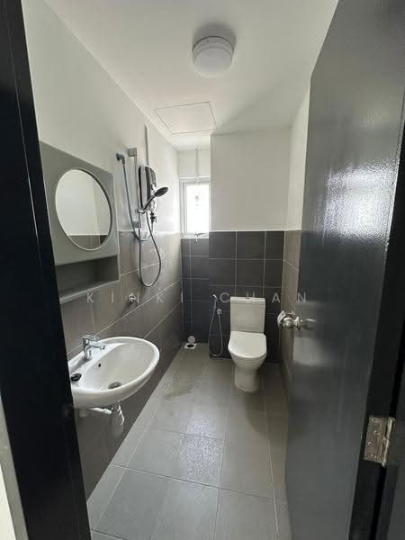 Pangsapuri untuk Disewa di Residensi Akasia Jubilee - KINKI CHAN - Bathroom - PropertyGuru.com.my
