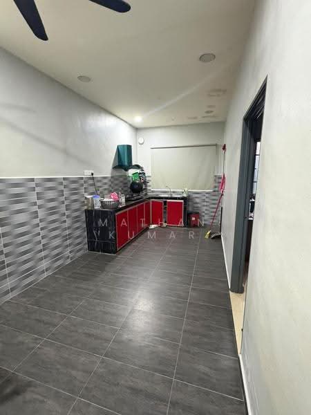 1-storey Terraced House for Rent in Taman Pulai Emas (Kulai) - Mathan Kumar - Kitchen - PropertyGuru.com.my