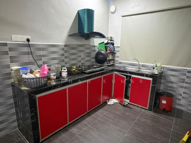 1-storey Terraced House for Rent in Taman Pulai Emas (Kulai) - Mathan Kumar - Kitchen - PropertyGuru.com.my
