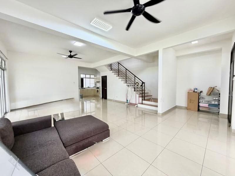 Rumah Teres 2-Tingkat untuk Dijual di Taman Molek (Johor Bahru) - Alicia Lian - Living Room - PropertyGuru.com.my