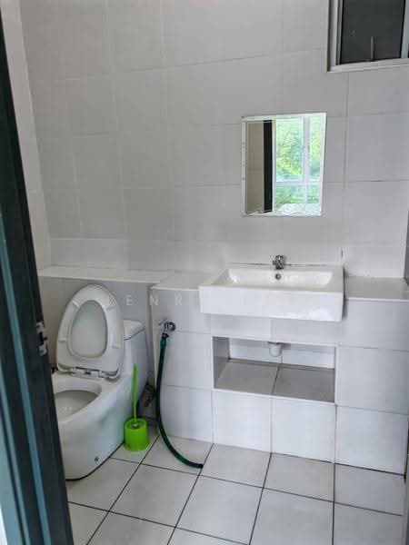Service Residence for Sale at D'Ambience Residences (Pangsapuri Ikatan Flora) - Henry Lee - Bathroom - PropertyGuru.com.my