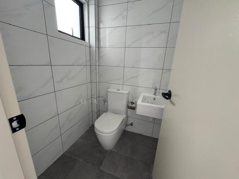 Service Residence for Sale at Piccadilly - May Loo - Bathroom - PropertyGuru.com.my