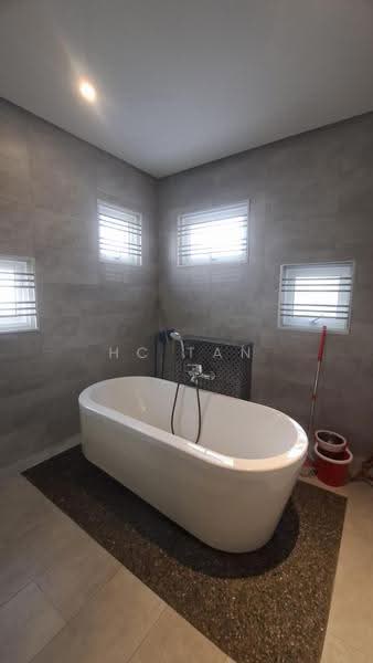 Rumah Berkembar untuk Dijual di Tanjung Bungah (Penang) - HC Tan - Bathroom - PropertyGuru.com.my