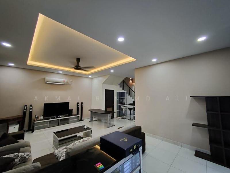 Rumah Berkembar untuk Dijual di Taman Bayu Puteri (Johor Bahru) - Akmal Bin MD Ali - Living Room - PropertyGuru.com.my