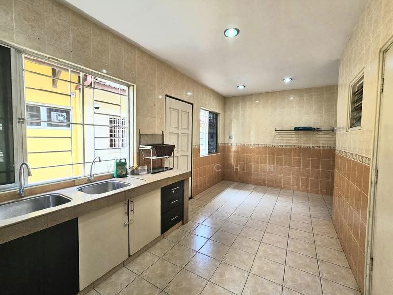 Rumah Teres 2-Tingkat untuk Dijual di Taman Putra Prima (Puchong) - Wendy Chin - Kitchen - PropertyGuru.com.my
