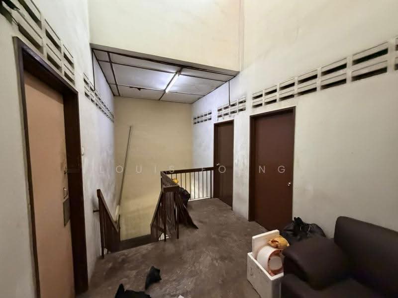 Rumah Teres 2-Tingkat untuk Dijual di Taman Kok Lian (Jalan Kuching) - Louis Foong - Corridor - PropertyGuru.com.my