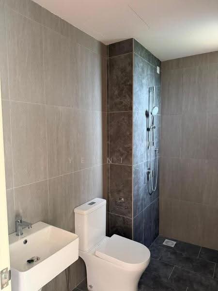 Kediaman Servis untuk Disewa di Residensi Dian II - Yenni . - Bathroom - PropertyGuru.com.my