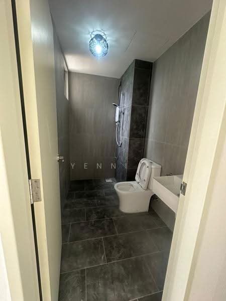 Kediaman Servis untuk Disewa di Residensi Dian II - Yenni . - Bathroom - PropertyGuru.com.my