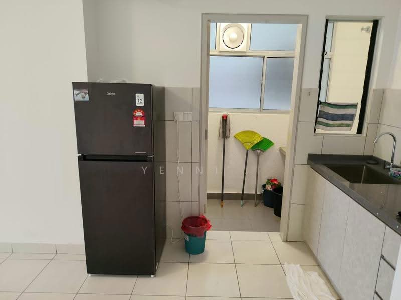 Kediaman Servis untuk Disewa di Residensi Dian II - Yenni . - Kitchen - PropertyGuru.com.my