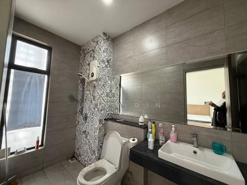2-storey Terraced House for Sale in Elmina (Shah Alam) - Umar Din - Bathroom - PropertyGuru.com.my