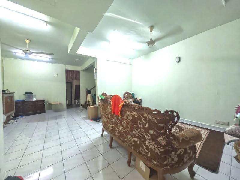 2-storey Terraced House for Sale in Taman Cheras Jaya (Cheras) - Chin Chee Meng - Living Room - PropertyGuru.com.my