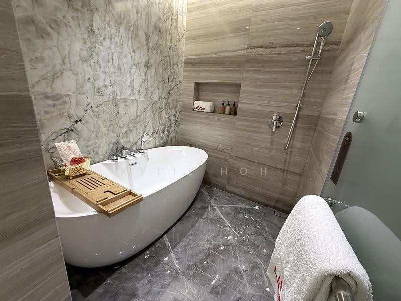 Kediaman Servis untuk Dijual di Imperial Lexis - Kylie Hoh - Bathroom - PropertyGuru.com.my