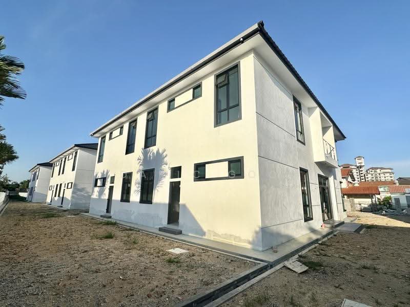 Rumah Berkembar untuk Dijual di Klebang (Melaka) - Daric Goo - Exterior - PropertyGuru.com.my