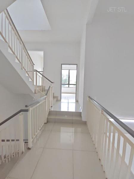 2.5-storey Terraced House for Sale in Setia Utama (Setia Alam) - Alwin Lee - Corridor - PropertyGuru.com.my