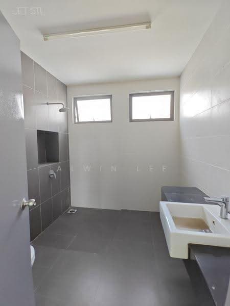 2.5-storey Terraced House for Sale in Setia Utama (Setia Alam) - Alwin Lee - Bathroom - PropertyGuru.com.my