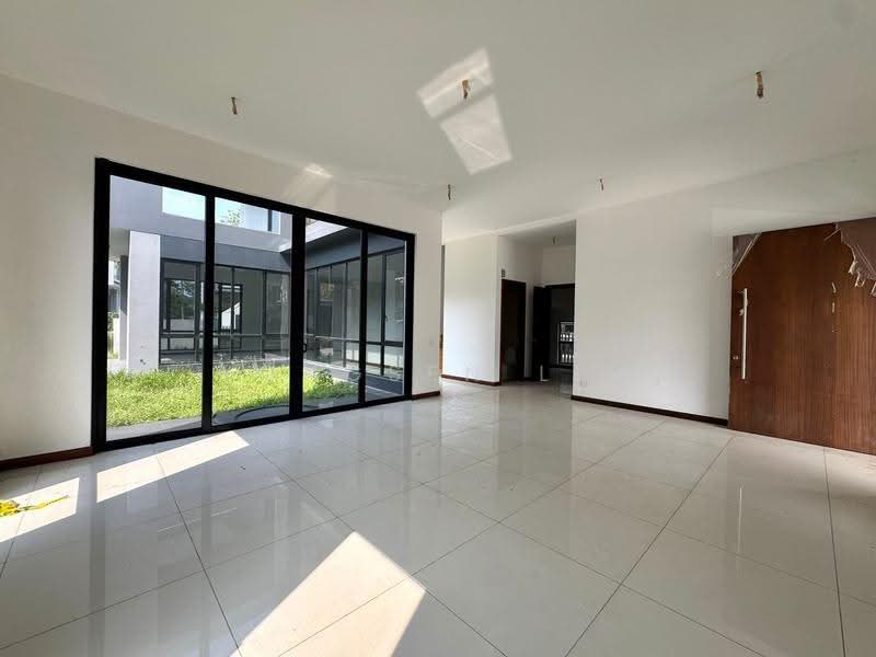 Bungalow House for Sale in Telok Panglima Garang (Selangor) - Yongsen Lim - Living Room - PropertyGuru.com.my