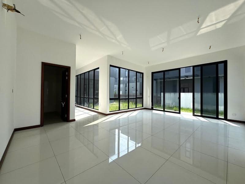 Bungalow House for Sale in Telok Panglima Garang (Selangor) - Yongsen Lim - Living Room - PropertyGuru.com.my
