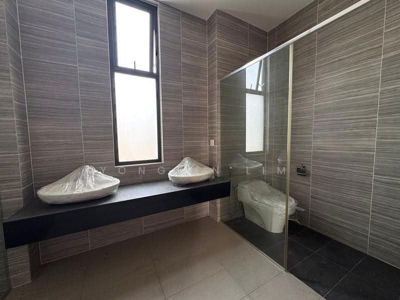 Bungalow House for Sale in Telok Panglima Garang (Selangor) - Yongsen Lim - Bathroom - PropertyGuru.com.my