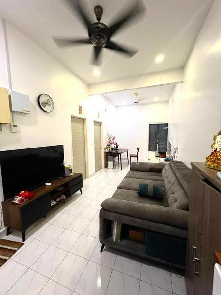 Rumah Teres untuk Dijual di Sungai Ara (Penang) - Jeff Tan - Living Room - PropertyGuru.com.my
