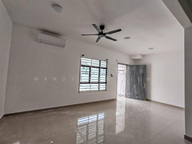 2-storey Terraced House for Rent in Taman Austin Duta (Tebrau) - Mandy Goh Siew Li - Living Room - PropertyGuru.com.my