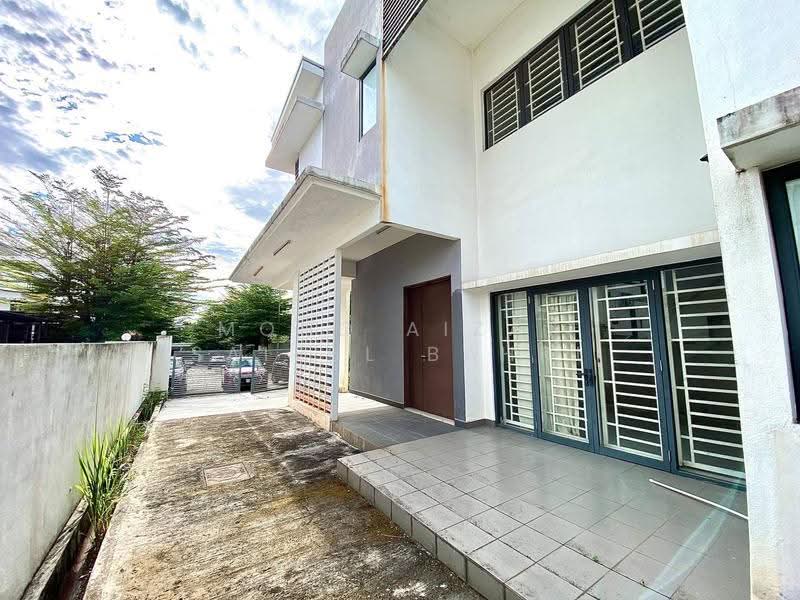 Semi-Detached House for Sale in Bangi (Selangor) - Mohd Aizat Saiful Bahri - Exterior - PropertyGuru.com.my