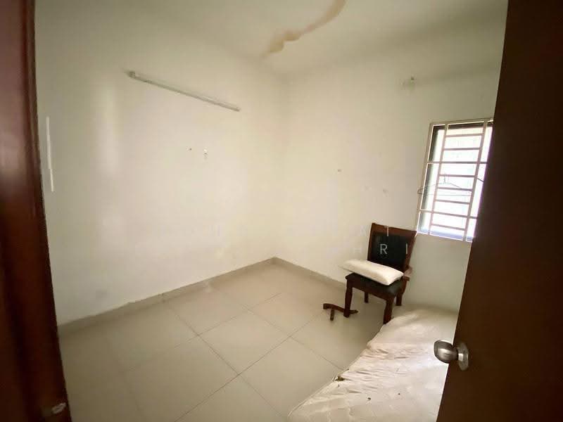 Semi-Detached House for Sale in Bangi (Selangor) - Mohd Aizat Saiful Bahri - Bedroom - PropertyGuru.com.my