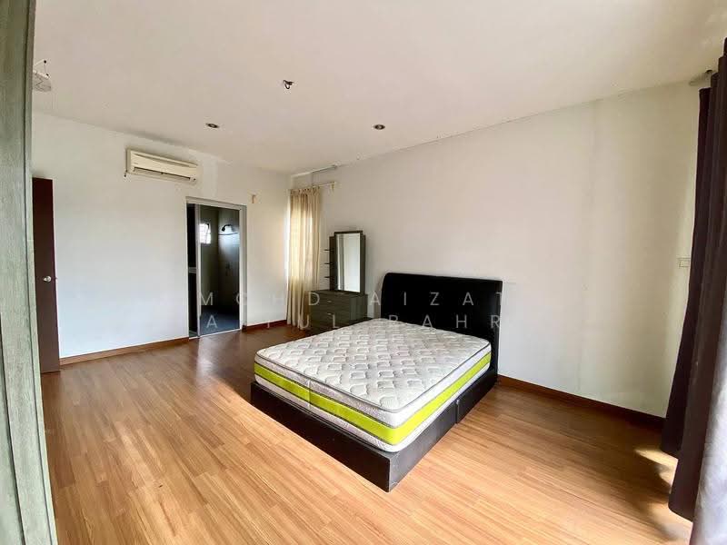 Semi-Detached House for Sale in Bangi (Selangor) - Mohd Aizat Saiful Bahri - Bedroom - PropertyGuru.com.my