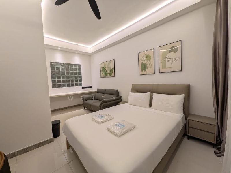 Kondominium untuk Dijual di R&F Princess Cove Phase 2-Seine Region - Wendy Tay - Bedroom - PropertyGuru.com.my